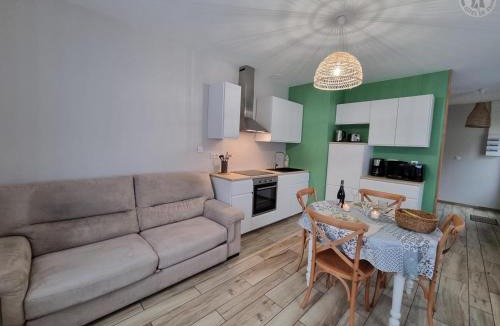 Iwuy House | Charmante Maison 50 m² avec Terrasse et Parking - Tout Inclus, Proche Cambrai et Activités Nautiques - FR-1-510-202