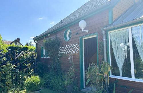 Auguaise House | Charmante studette au calme avec terrasse et parking
