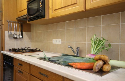 Boischampre Cottage | Charming 17th-Century Cottage, Gardens, WIFI, Near Sassy Castle & Vrigny Pond