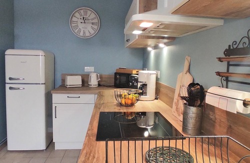 Cuise-la-Motte Cottage | Charming 2-Bedroom Stone House with Garden, Near Pierrefonds Castle