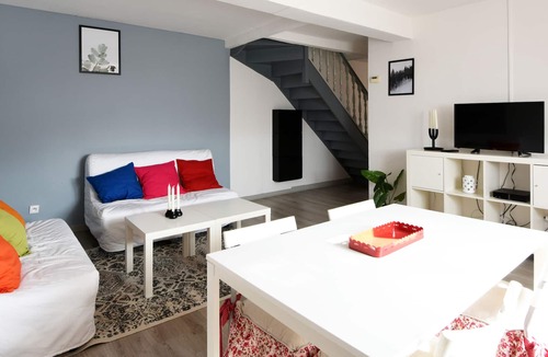 Bethune Apartment | Charming 2-bedroom close to the train station of Béthune – Welkeys