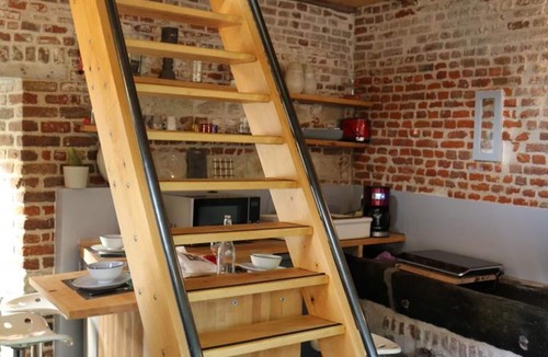 Haveluy Cottage | Charming 2-Person Loft in Historic Stable, Near Spa and Scenic Attractions