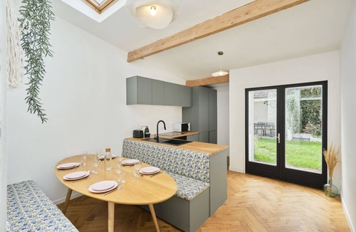 La Madeleine House | Charming 3-bedroom house with garden.