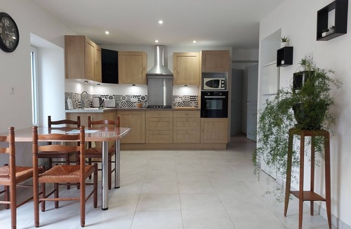 Saint-Christophe Cottage | Charming 6-Person Cottage with Modern Amenities in Saint-Christophe, Near Historic Sites