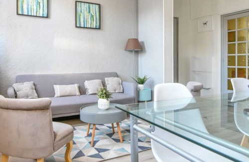Bethune Apartment | Charming and calm flat with parking at the heart of Béthune - Welkeys