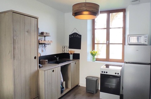 Bonnieres Apartment | Charming apartment with river view, WiFi and parking