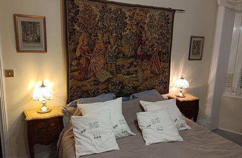 Calais City Center Bed & Breakfast | Charming bed and breakfast in the heart of Calais