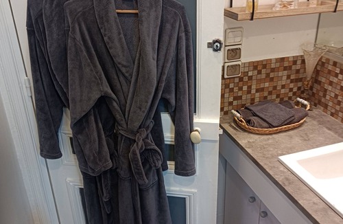 Calais City Center Bed & Breakfast | Charming bed and breakfast in the heart of Calais