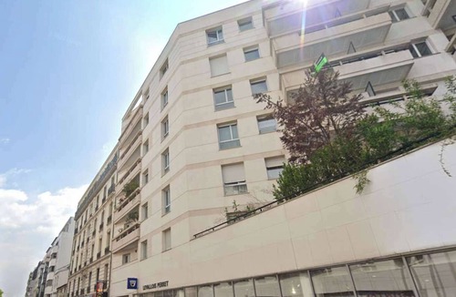 Levallois-Perret Apartment | Charming central apartment with Balcony and City View