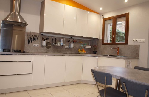 Saint-Honore - Jeanne d'Arc House | Charming City Home Near Downtown with Garage