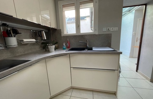 Saint-Honore - Jeanne d'Arc House | Charming City Home Near Downtown with Garage