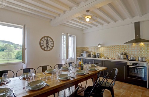 Belmont-de-la-Loire Cottage | Charming Cozy Cottage with Terrace and Pets Allowed