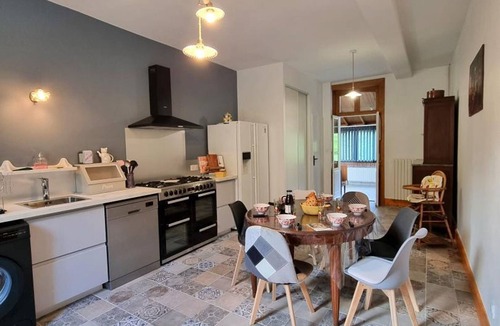 Neronde Cottage | Charming cottage for 6 people in Néronde