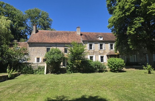 Souvigny Cottage | Charming Cottage in Souvigny, Private Garden, Pet Friendly