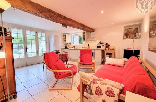 Boissets Cottage | Charming Cottage with Garden, Near Hiking Trails and Historical Sites