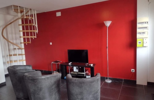 Verchain-Maugre Cottage | Charming Countryside Cottage with Garden, BBQ & WiFi Near Valenciennes