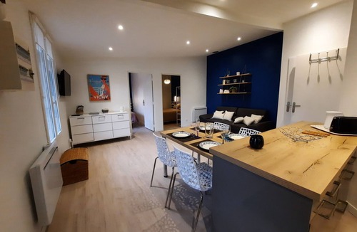 Bellerive-sur-Allier House | Charming detached house with swimming pool, set in lush greenery on the banks of the Allier.