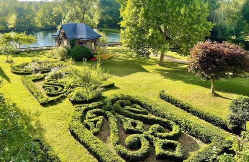 Seiches-sur-le-Loir House | Charming family home-large flowered garden-banks of the Loir-1h30 Paris 6-15pers