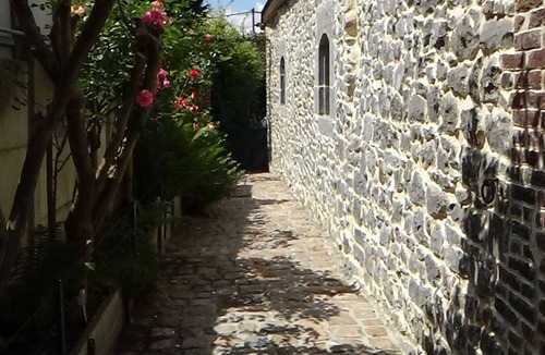 Leval Cottage | Charming Farmhouse Cottage with Modern Amenities in Avesnois Natural Park