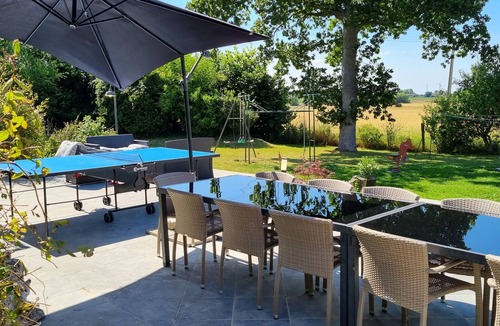 Oudezeele Cottage | Charming Flemish Farmhouse: 9 Guests, Garden, BBQ, Ping-Pong, Near Hiking & Cycling Trails