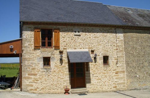 Bures Cottage | Charming fully equipped rural gite with shared heated summer pool (WiFi ext)
