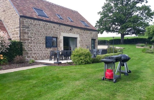 Joue-du-Bois Cottage | Charming house with pool and sauna in Normandy