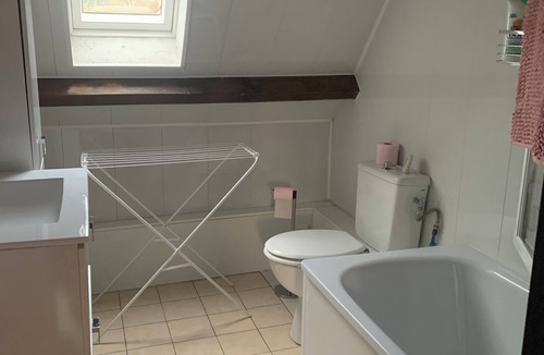 Trie-Chateau Bed & Breakfast | Charming little outbuilding in the countryside