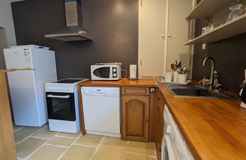 Le Blanc Apartment | Charming loft in old town, free parking nearby, close to Naillac castle
