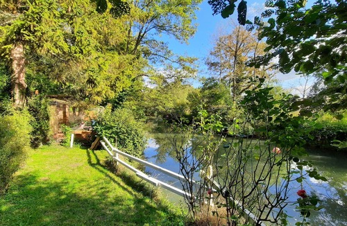 Guerard House | Charming private hostel, quiet, close to local poles of attraction