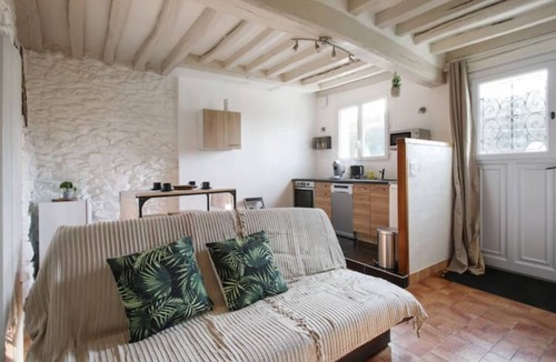 Pierrefonds House | Charming stone house