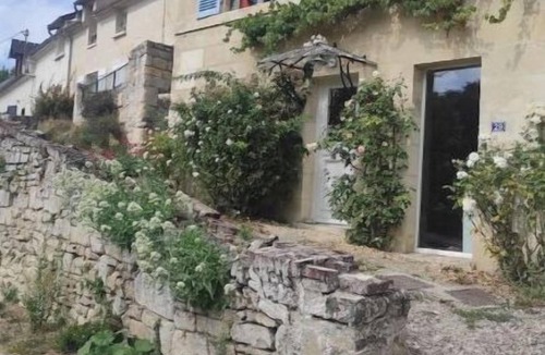 Pierrefonds House | Charming stone house