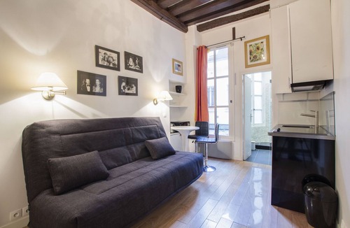 Quartier de la Folie-Mericourt Apartment | Charming studio in the heart of the Marais