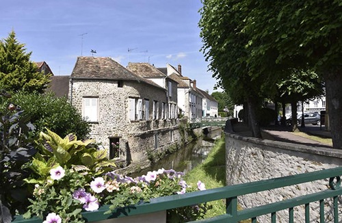 Arpajon Apartment | Charming studio of 30m2 in the heart of Arpajon.