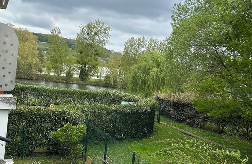 Mantes-la-Jolie Apartment | Charming T2 on the edge of the Seine with terrace