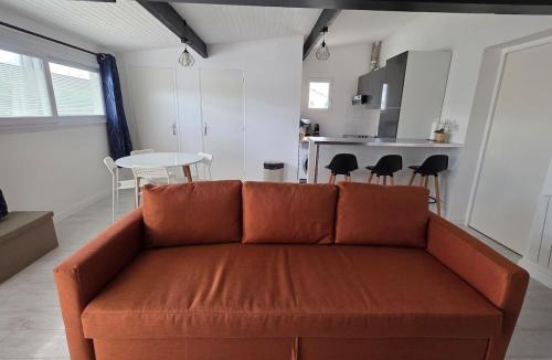 Pontault-Combault Apartment | Charming townhouse for 5 people
