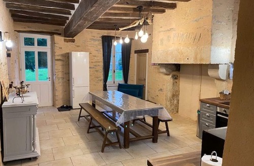 Parennes Cottage | Charming XIXth Century Château near Le Mans with Pool and Park