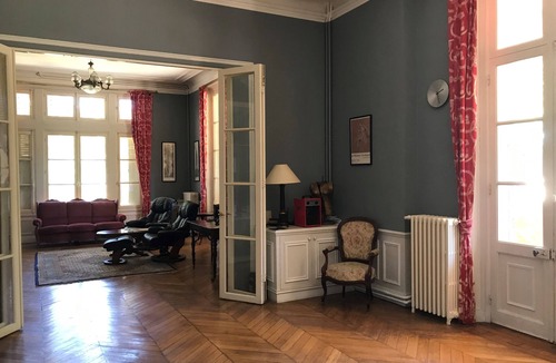 Charentonnay House | CHATEAU TROIS BRIOUXnBoutique chateau nestled in the French countryside full AC.