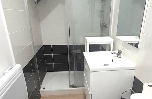 Azay-le-Rideau Apartment | Chez Benjamin -> Sleeps 2 to 4 in the center of Azay