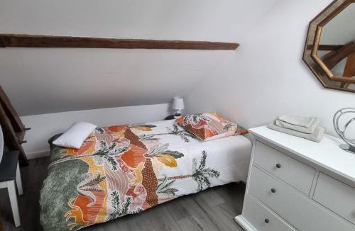 Poulainville Bed & Breakfast | Chez IZZA Chambre au calme