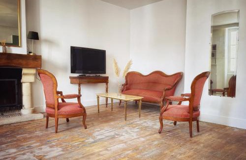 La Clayette Apartment | Chez Kapameï