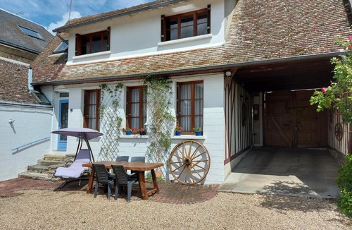 Trie-Chateau House | Chez Robins