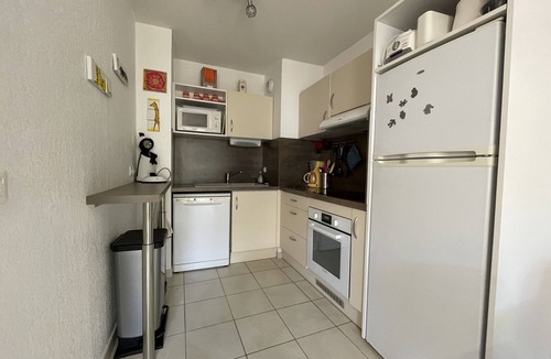 Sete Apartment | *Chic Apartment with Pool, Near Beach, Shops & Activities in Sète*