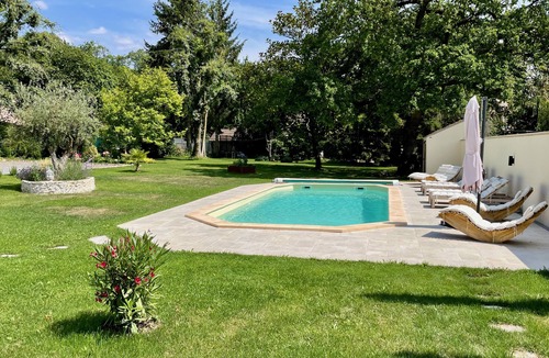 Cravent Villa | Chic stone farmhouse with heated pool & steam room