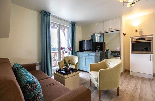 Connelles House | Club Wyndham Normandy