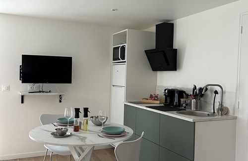 Lagny-sur-Marne Apartment | Cocoon & vous studio with private garden 7 min from Disneyland and 25 min from Paris
