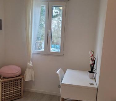 Survilliers Apartment | COCOONING HOUSE 211 SUITE AZUR appartement AEROPORT PARIS ROISSY CDG, PARC ASTERIX, CHATEAU DE CHANTILLY, STADE DE FRANCE