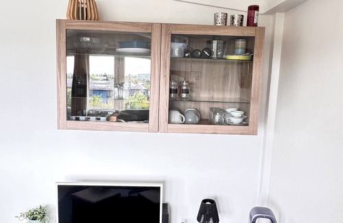 Saint-Desir Apartment | Cocoonlis, Charmant 2 Pièces au Cœur de la Ville Avec vue sur la Basilique