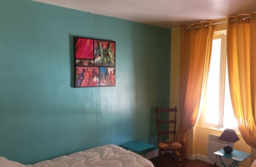Le Vigeant House | Colourful well equipped 2-Bed House in Le Vigeant