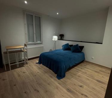 Poligny Bed & Breakfast | Comme à la maison - Chambre et salle de bain privée & petit déjeuner