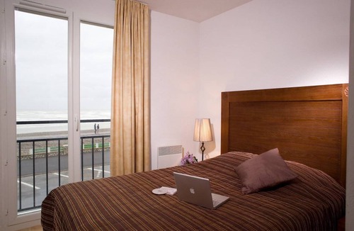 Cayeux-sur-Mer Condo | Condo ∙ 2 bedrooms ∙ 8 guests